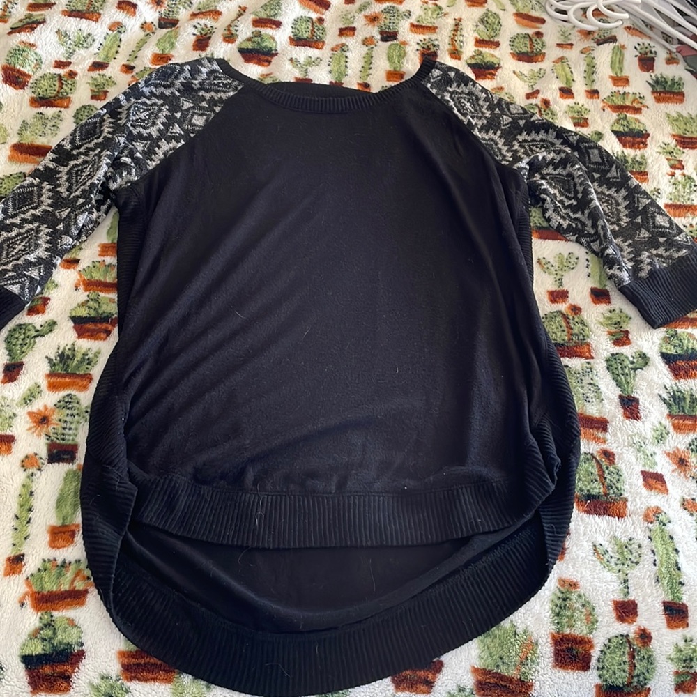 Maurices top. Cute Aztec print sleeves